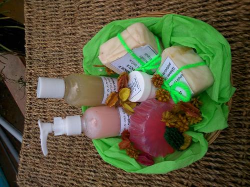 jabones, cremas, pasta de dientes, detergente universal y de lavadora